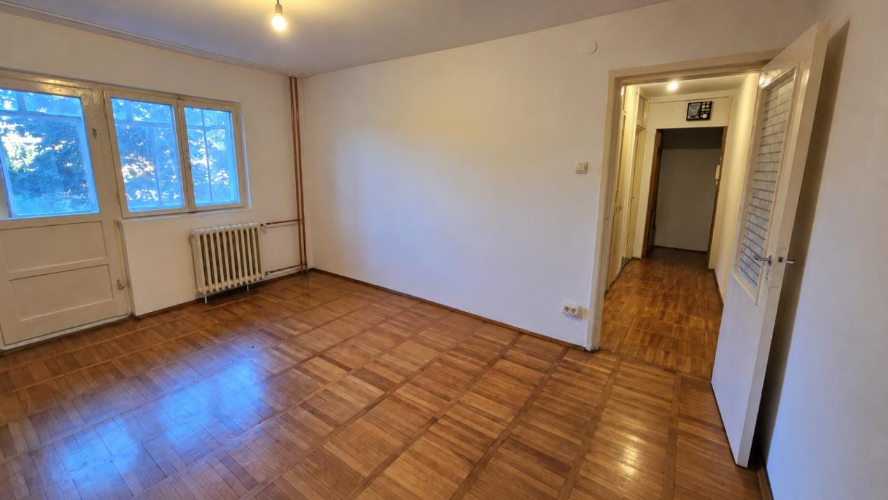 Apartament cu o camera, 32,5 mp utili, etaj 1 - Complexul Studentesc