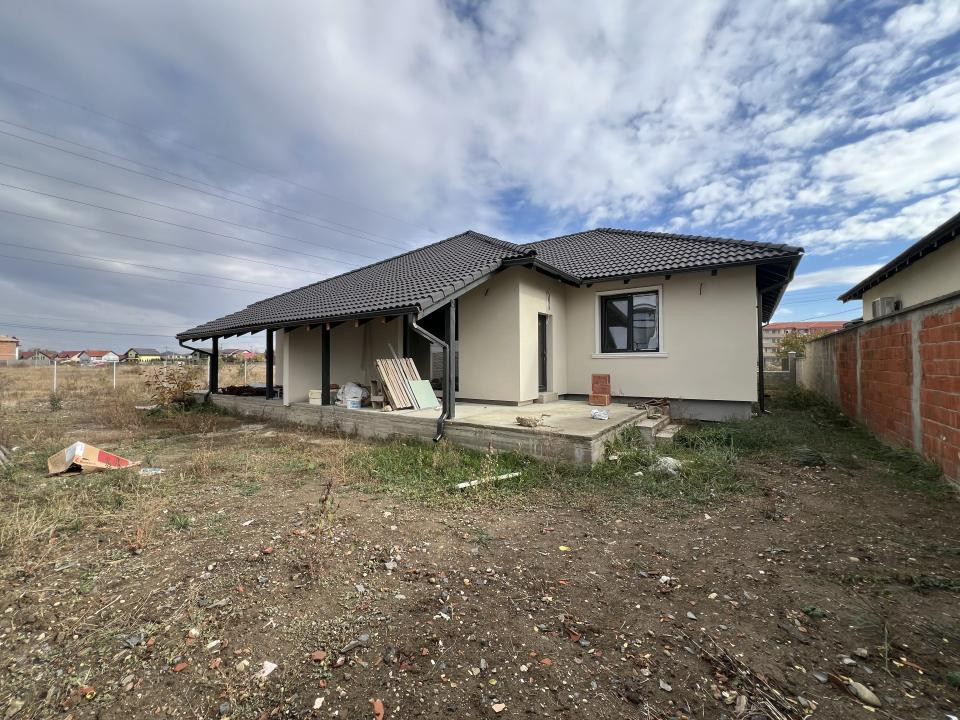 Duplex, 4 camere, 98 mp utili, 312 teren, panouri fotovoltaice - Giroc