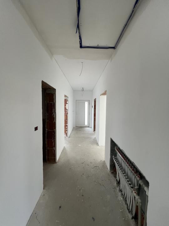 Duplex, 4 camere, 98 mp utili, 312 teren, panouri fotovoltaice - Giroc