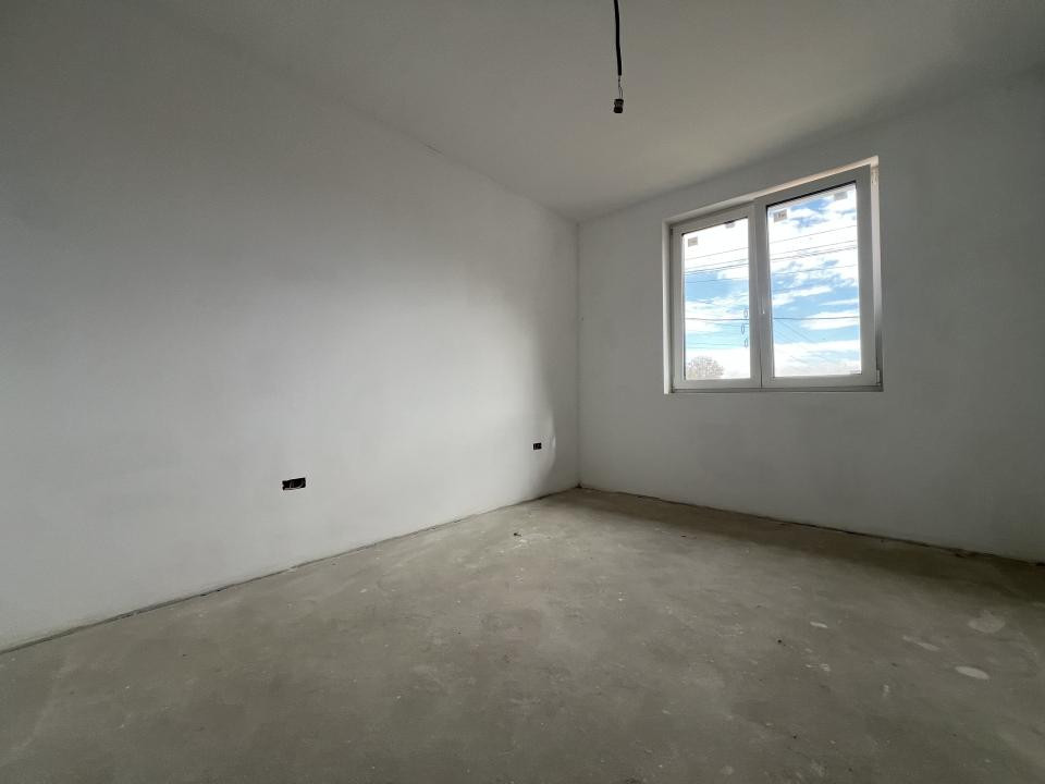 Duplex, 4 camere, 98 mp utili, 312 teren, panouri fotovoltaice - Giroc