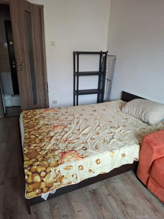 Apartament 1 camera, mobilat 22 mp, etaj 3 - Buziasului