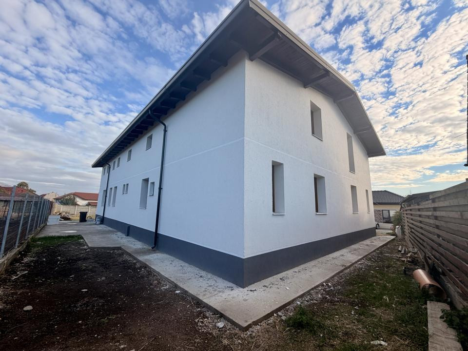 Proiect spatios, atipic, 5 camere - duplex in vatra veche - Giarmata Mare