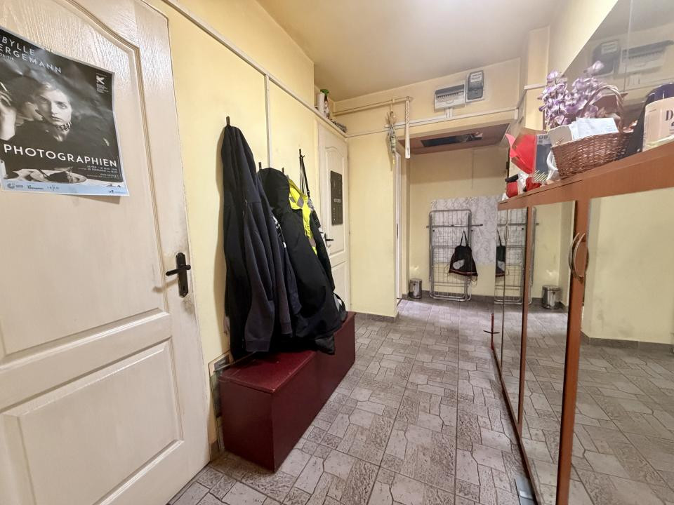 Apartament cu 3 camere, etaj 2 - langa parcul din zona Dacia