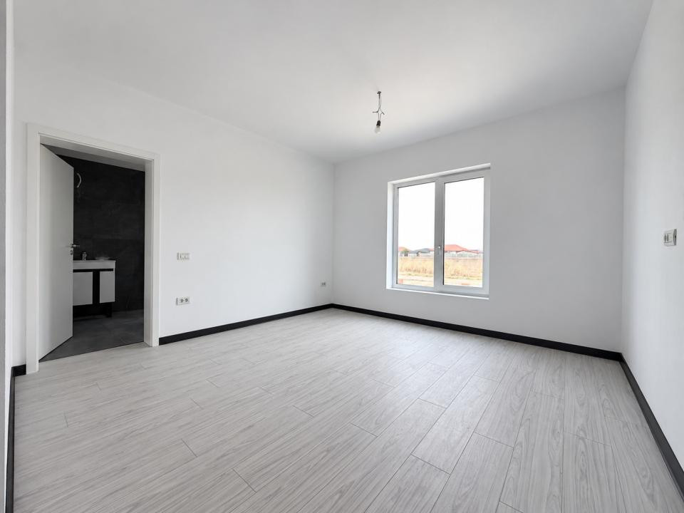 Duplex 3 camere, parter, 90mp utili, 310mp teren, terasa 14mp-Sag