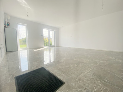 Duplex elegant, 3 camere, 300 mp teren, 80 mp utili- Dumbravita