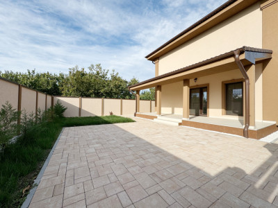 Casa P+1, 5 camere, 130 mp utili + 25mp terasa + 250 mp teren -Giroc