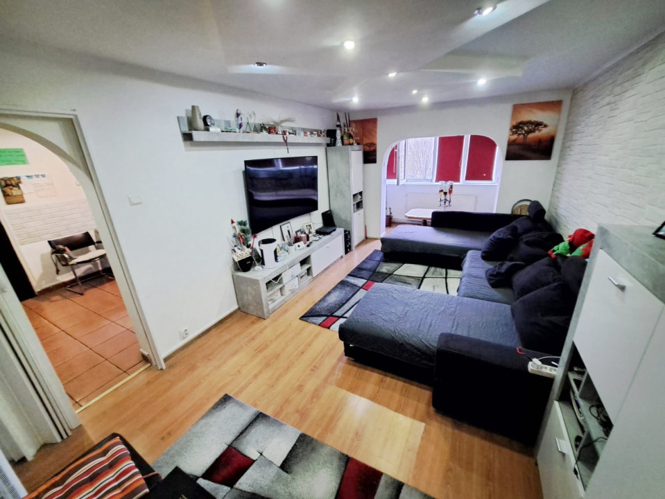 Apartament 4 camere, 76mp utili, 2 bai, 2 balcoane 10mp -Torontalului