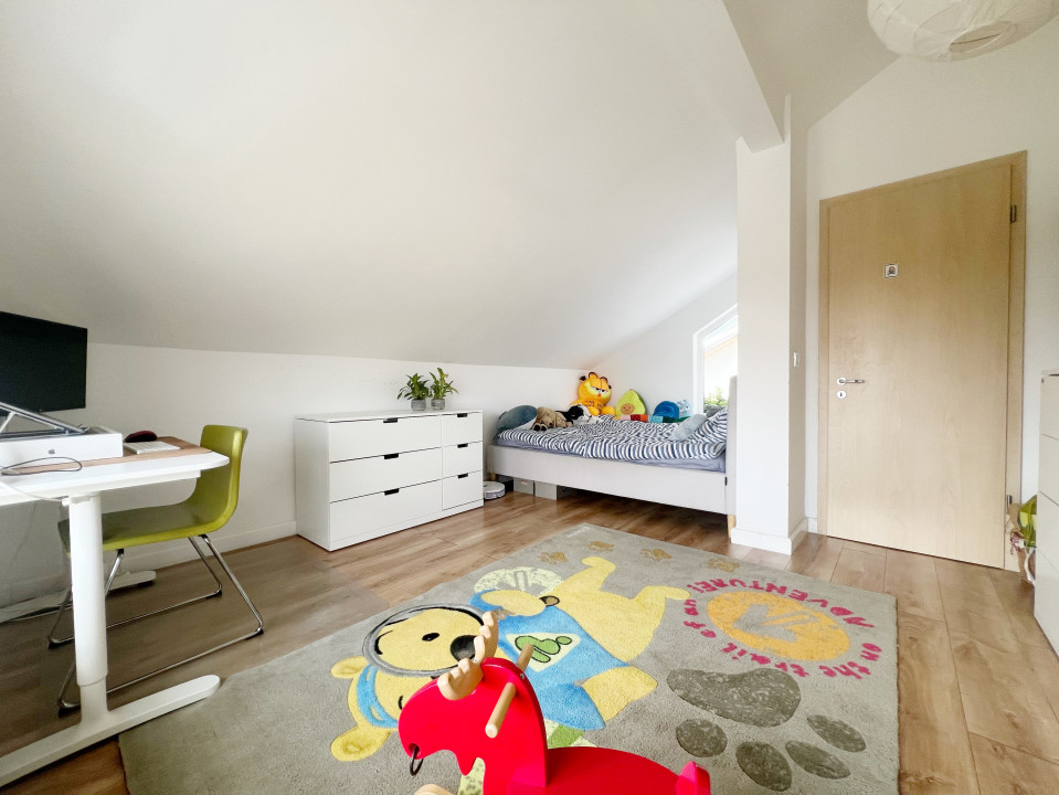 Apartament 3 camere, decomandat, 115mp, terase 26mp, etajul 3, în Giroc/Planete 