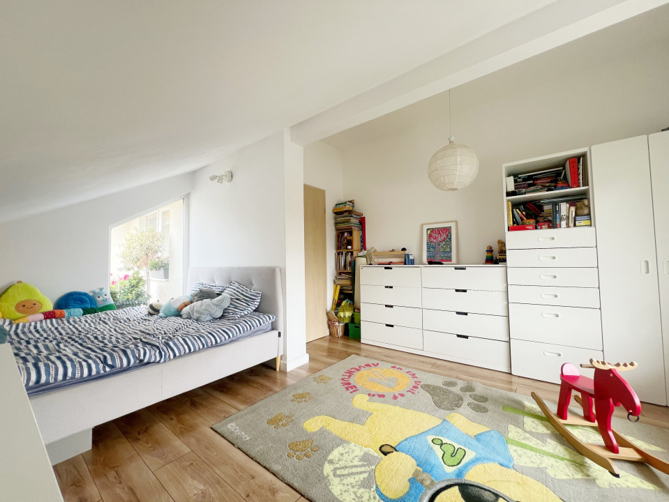 Apartament 3 camere, decomandat, 115mp, terase 26mp, etajul 3, în Giroc/Planete 