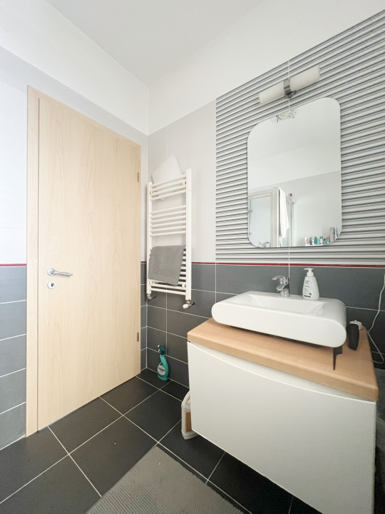 Apartament 3 camere, decomandat, 115mp, terase 26mp, etajul 3, în Giroc/Planete 