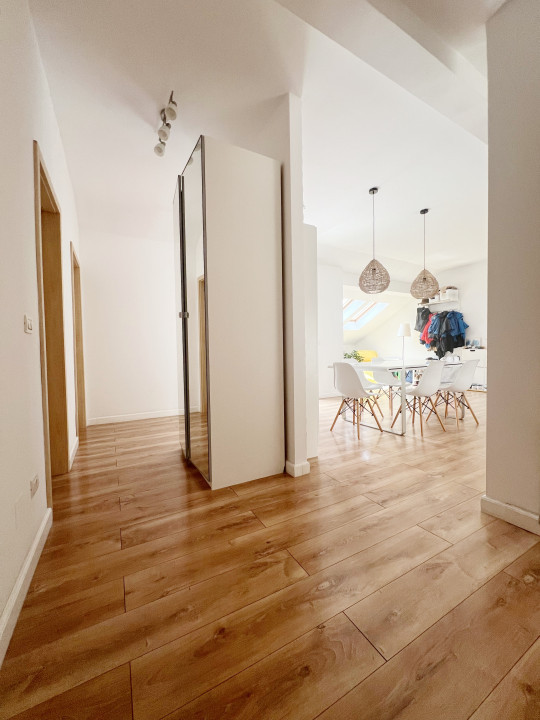 Apartament 3 camere, decomandat, 115mp, terase 26mp, etajul 3, în Giroc/Planete 