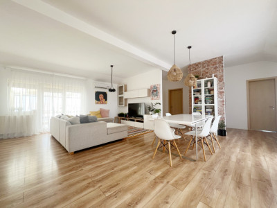 Apartament 3 camere, decomandat, 115mp, terase 26mp, etajul 3, în Giroc/Planete 