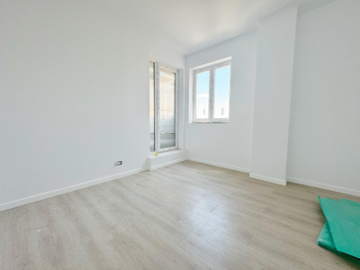 Penthouse 3 camere, decomandat, 86.3 mp utili, etaj 9/9-zona Aradului