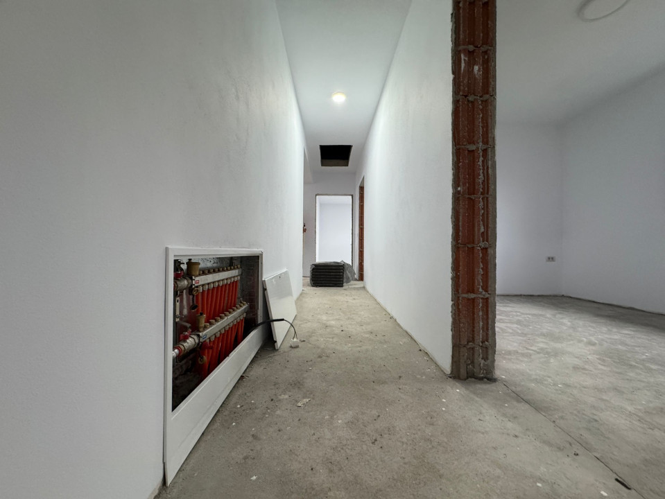 Casa Individuala 4 camere, 440mp teren Centrala proprie - Sanmihaiu Roman