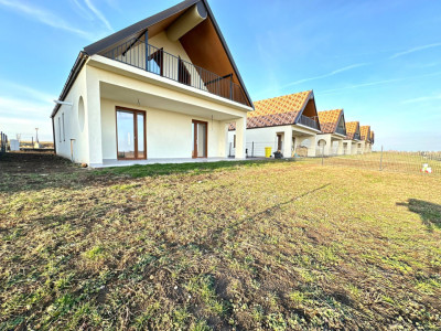 Casa individuala cu 5 camere, 119 mp utili, 400 mp teren - Sanandrei