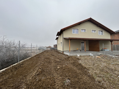 Duplex 4 camere, 100mp utili, 310 mp teren, P+M, zona -Mosnita Noua