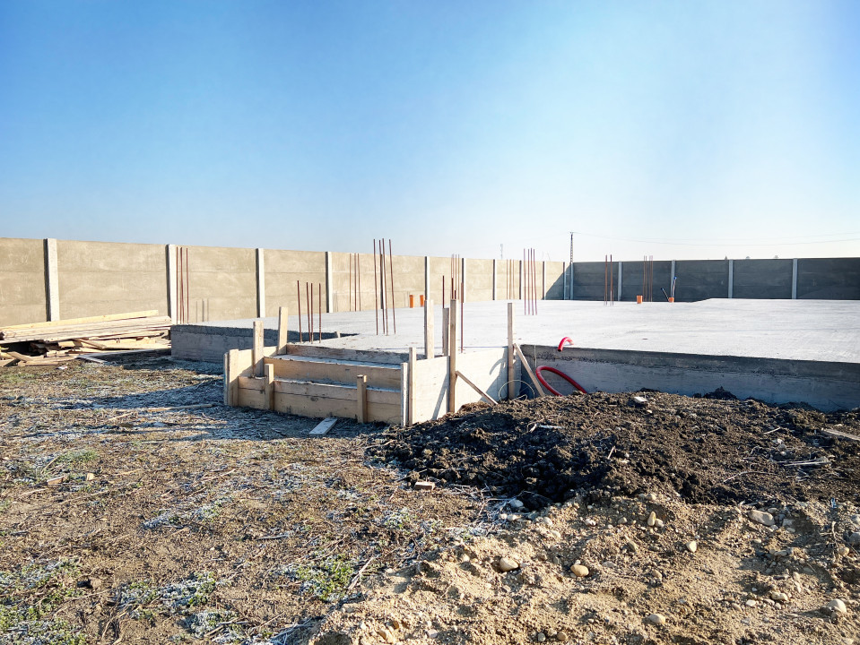 Duplex pe parter, 3 camere, 290mp teren, 82mp utili -  Sacalaz