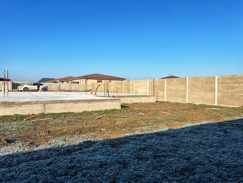 Duplex pe parter, 3 camere, 290mp teren, 82mp utili -  Sacalaz