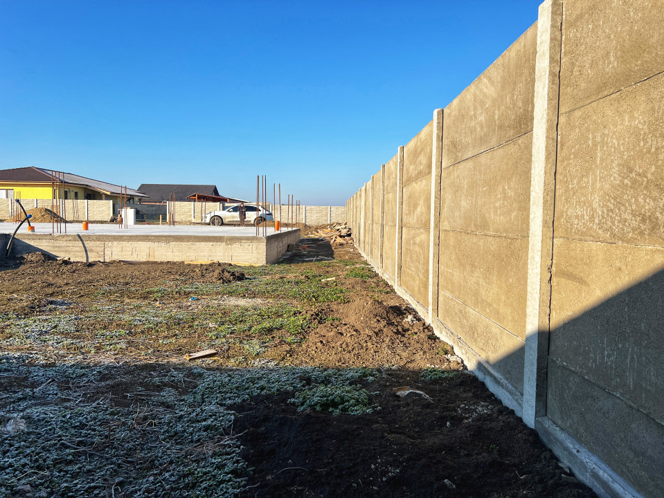 Duplex pe parter, 3 camere, 290mp teren, 82mp utili -  Sacalaz