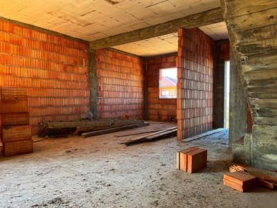 Duplex, 4 camere, 312mp teren, 95mp utili - Sacalaz