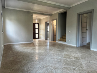 Duplex, 368mp teren, 149mp utili, 5 camere - Sacalaz