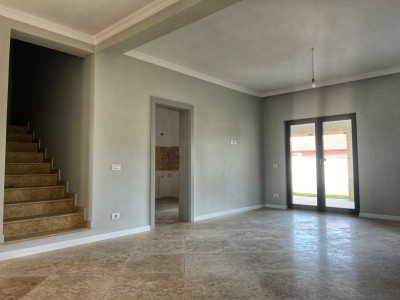 Duplex, 368mp teren, 149mp utili, 5 camere -  Sacalaz