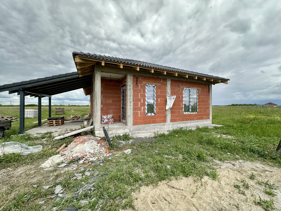 Casa 4 camere, 105 utili, 566 teren, pompa de caldura, Sanmihaiu Roman