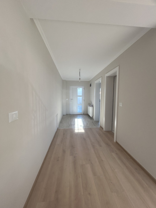 Duplex 4 camere, 113mp utili, 250mp teren , P+E, Utvin