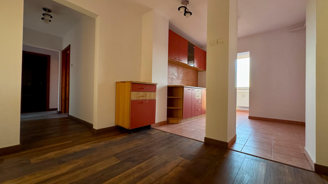 Apartament 3 camere, decomandat, 70 mp, zona Fabric 
