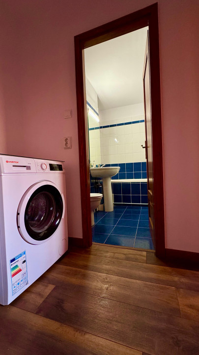 Apartament 3 camere, decomandat, 70 mp, zona Fabric 