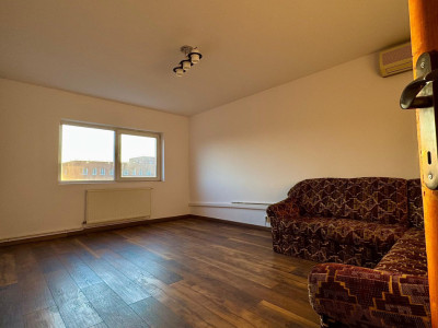 Apartament 3 camere, decomandat, 70 mp, zona Fabric 