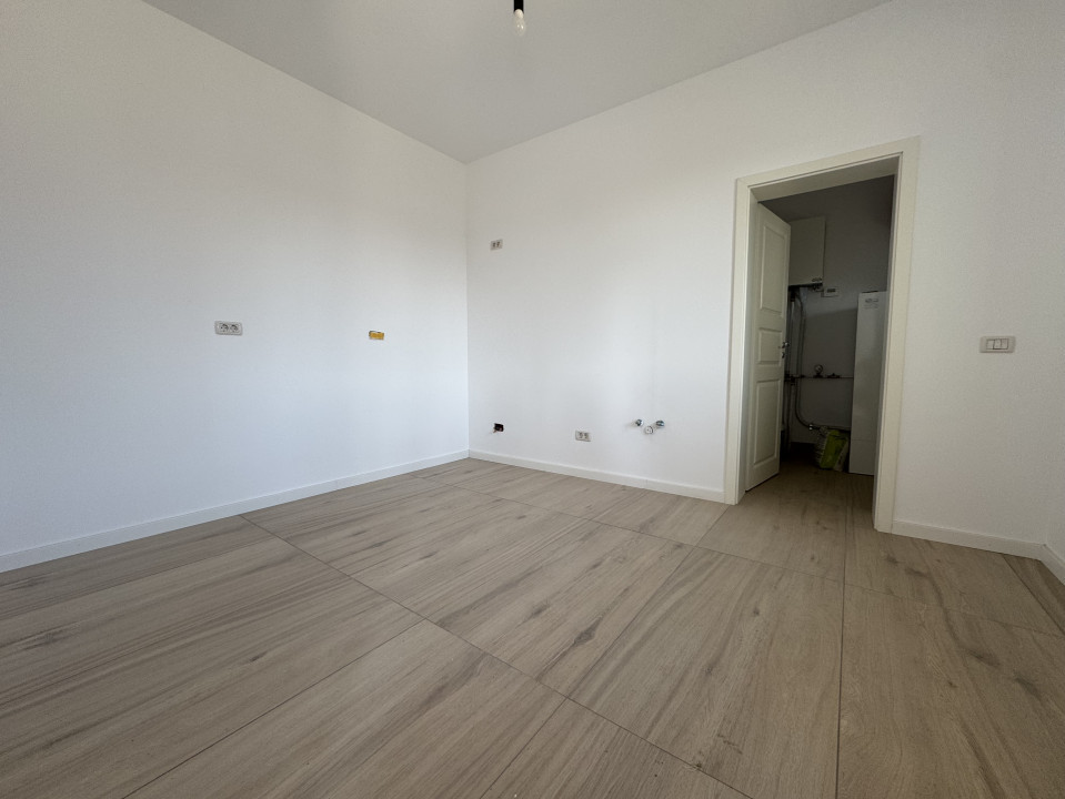 Duplex 3 camere, 80mp util, teren 280mp, P+Pod, Utvin