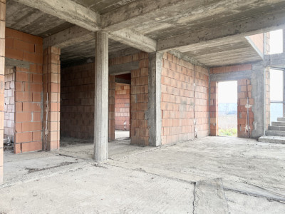 Casa Individuala, 195mp utili, 1040mp teren, 2 fronturi stradale-Sacalaz