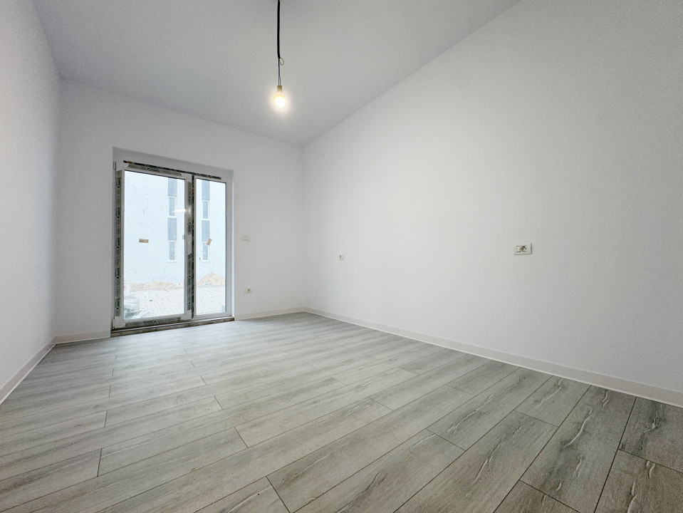 Apartament 2 camere, decomandat,55mp utili+8mp balcon, etaj 2/3-Giroc