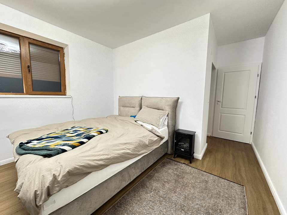 Triplex pe colt, 5 camere, 126 mp utili, 365 mp teren - Dumbravita 