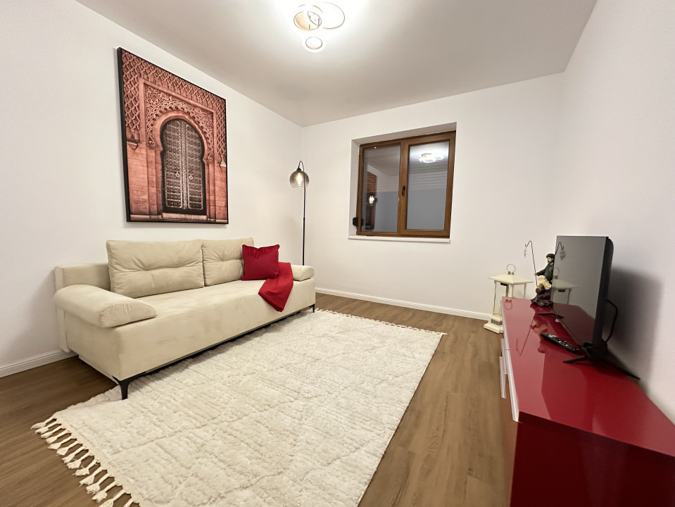 Triplex pe colt, 5 camere, 126 mp utili, 365 mp teren - Dumbravita 
