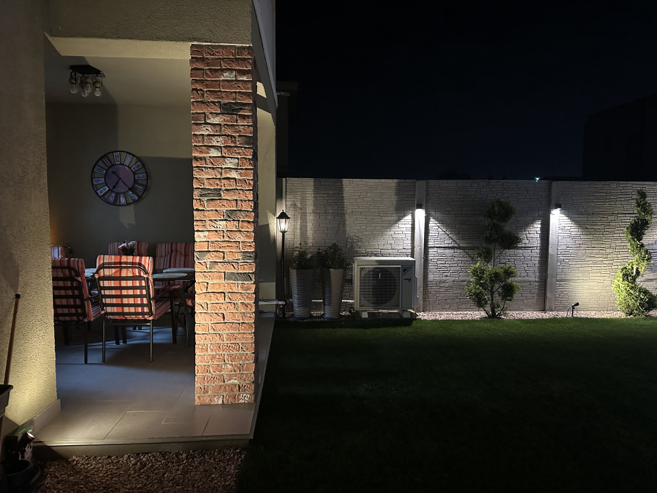 Triplex pe colt, 5 camere, 126 mp utili, 365 mp teren - Dumbravita 