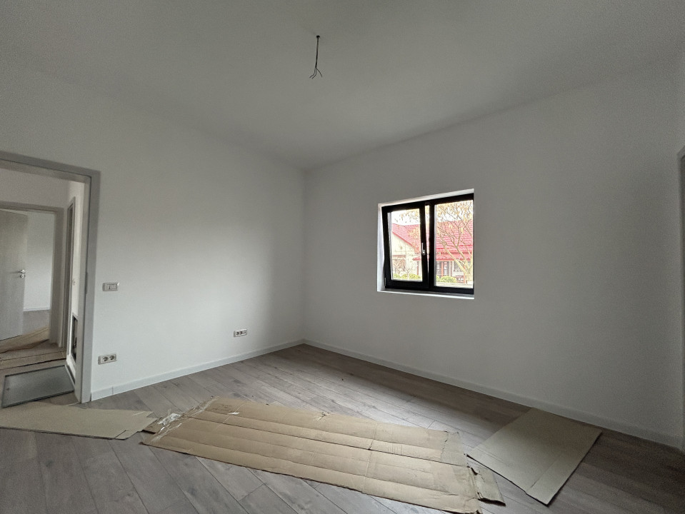 Casa individuala, 4 camere, 102mp utili, 500mp teren in Sanmihaiul Roman 