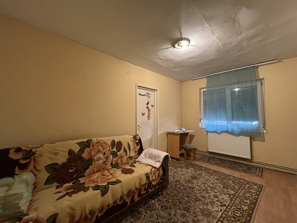 Apartament 2 camere, parter, perfect pentru investitie 