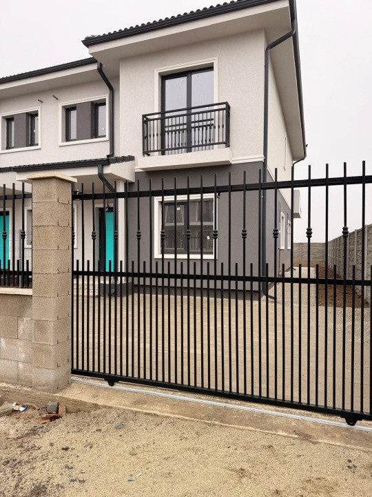 Duplex 4 camere, 115 mp utili, P+Etaj, 269mp teren, situat in zona ESO Giroc