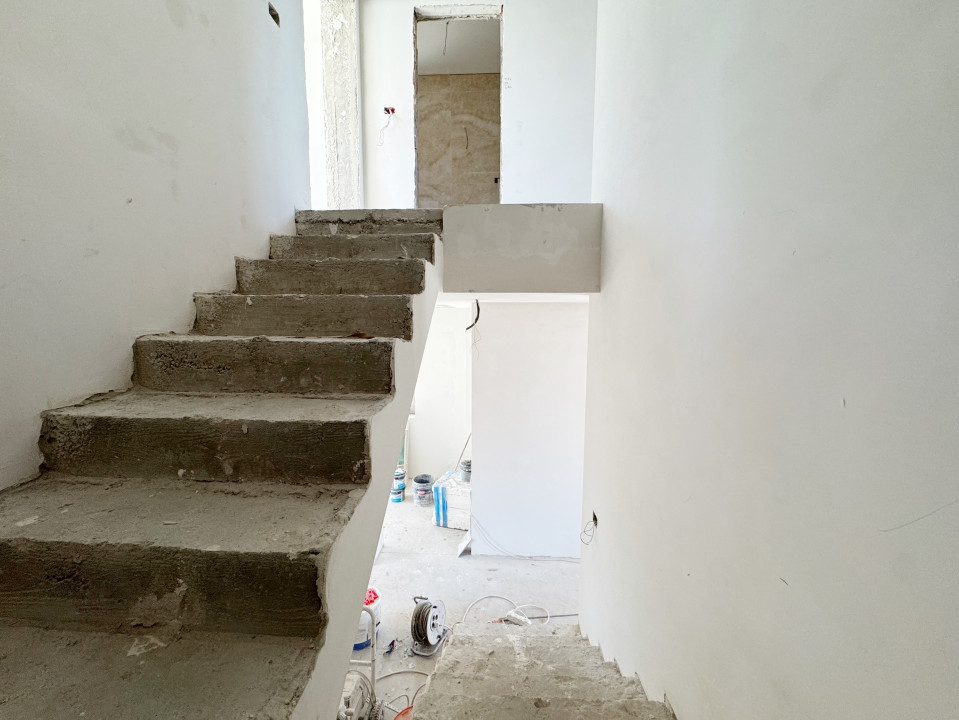 Duplex 4 camere, 126 mp utili, 334 mp teren - Giroc