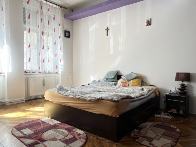 Apartament 4 camere, 120mp utili, cladire istorica, parter   - Central