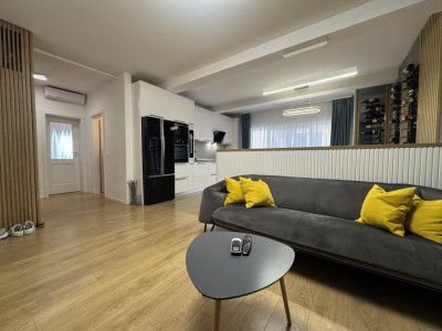 Apartament modern, 3 camere, 70mp utili, curte si piscina in Giroc