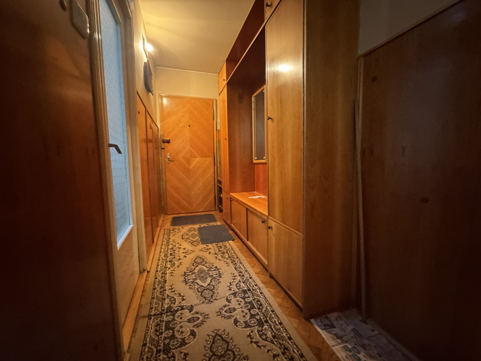 Apartament 2 camere, semidecomandat, parter, pozitie excelenta-zona Dambovita