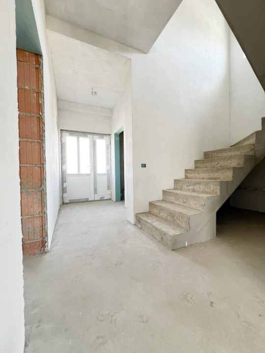 Duplex 4 camere, 304,5mp teren, 108mp utili, P+1, toate utilitatile, Timisoara