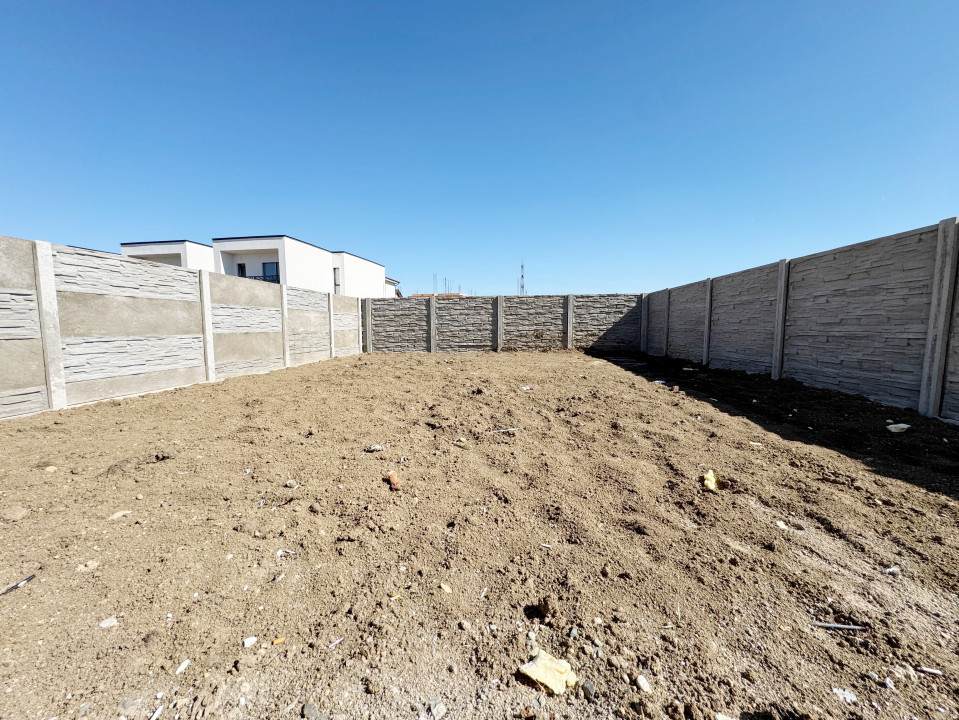 Duplex despartit prin camera tehnica, 108mp utili, 4 camere-Giroc