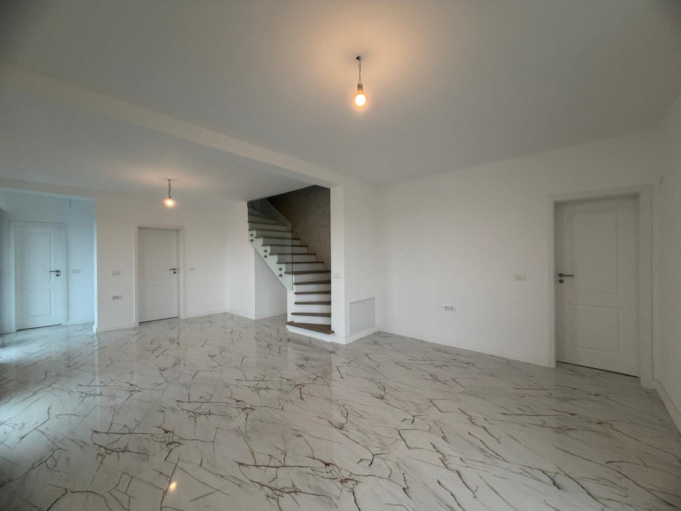 Duplex 4 camere-PANOURI SOLARE-POMPA DE CALDURA, desp. prin cam. teh.-Giroc