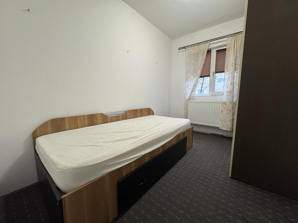 Apartament 3 camere, 50mp, etaj 3/4, pozitionat excelent in Girocului