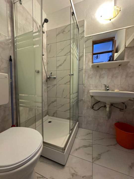 Apartament 1 camera, 21mp utili, baie si bucatarie separat etaj 4/5,  Buziasului