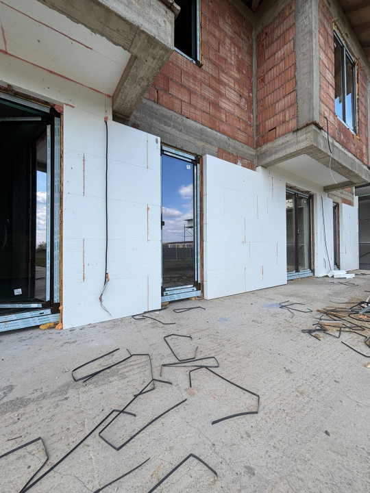 Casa insiruita 4 camere, 88 mp utili, 300 mp teren, zona Planetelor - Giroc